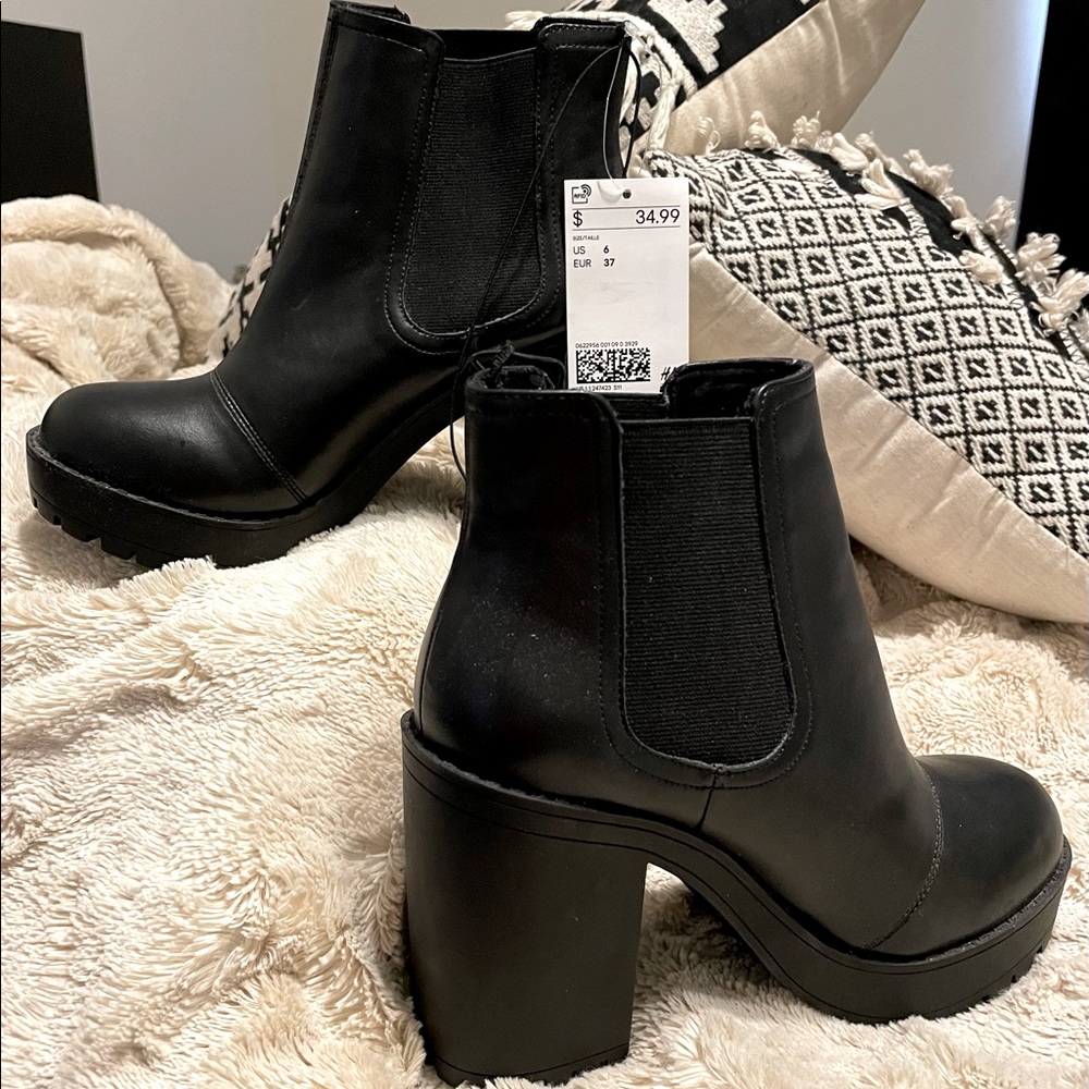H&M Chelsea Boots / Booties / Heeled Boots